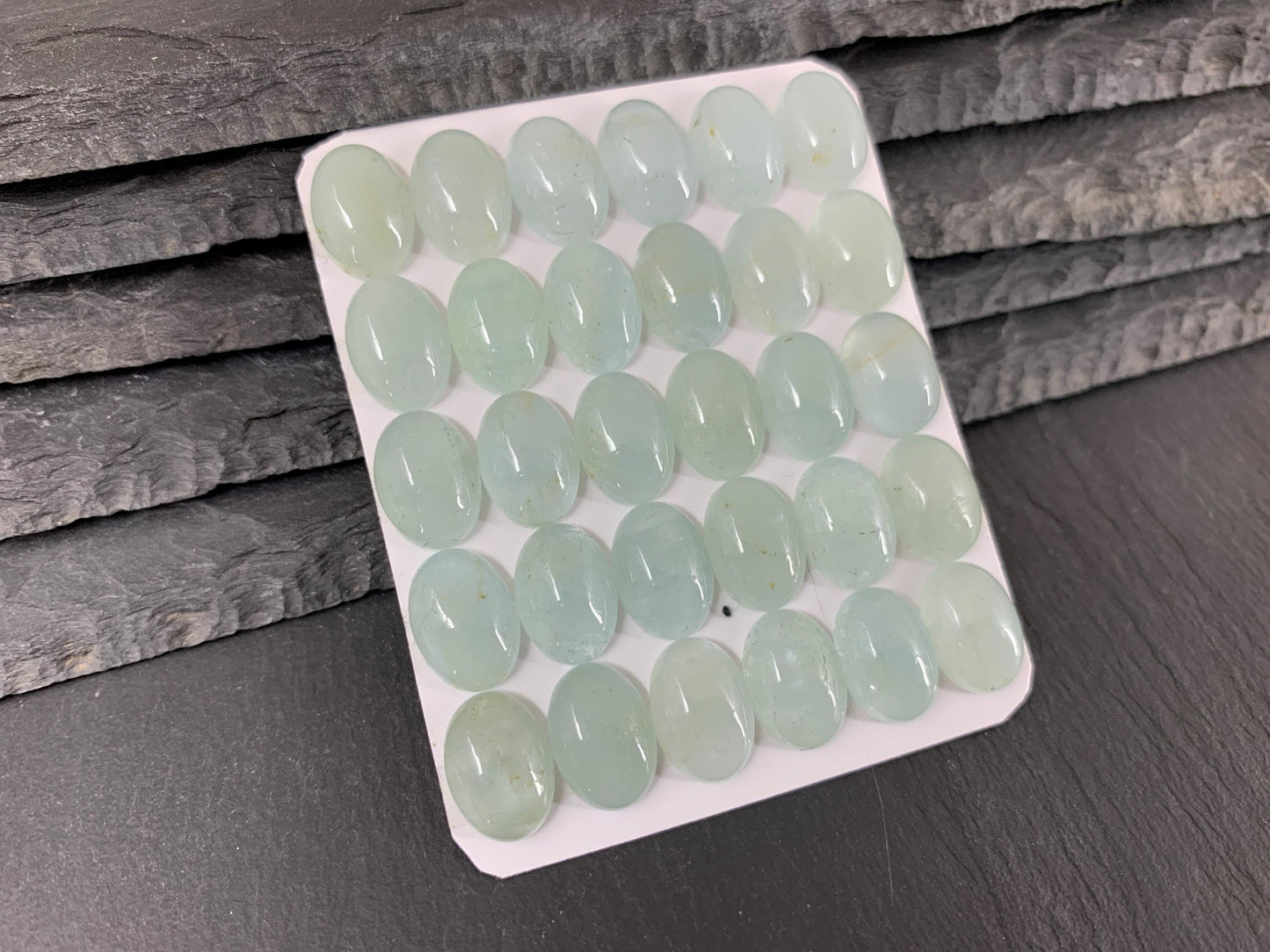 Aquamarine oval 10x14mm cabochon - Calibrated cabochons