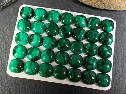Malachite square cushion 10mm cabochon - Calibrated cabochons