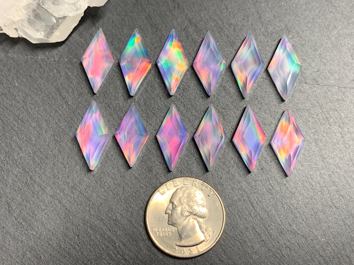 Faceted Aurora Opal rhombus 10x20mm cabochon - Doublet cabochons - man made Opal - Pink cabochon