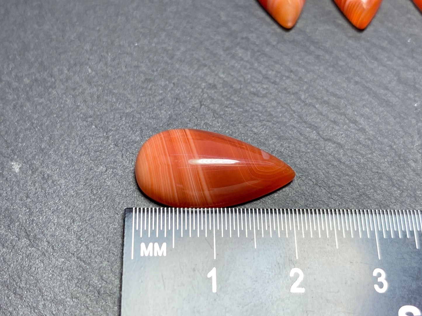 Red Agate pear 11x21mm cabochon - Calibrated cabochons