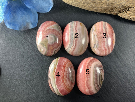 Rhodochrosite oval 22x30mm cabochon