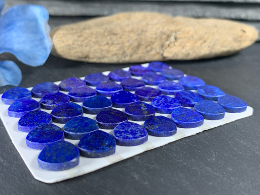 Flat Lapis Lazuli curved triangle 10mm cabochon - calibrated cabochons