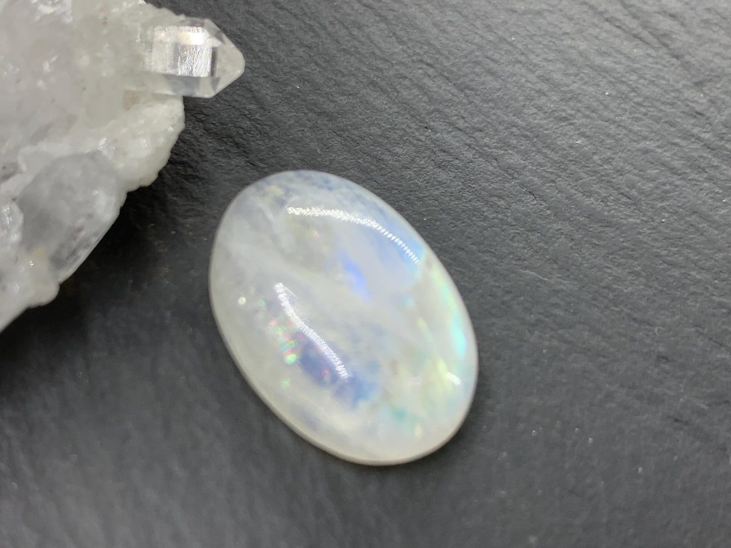 Rainbow Moonstone oval 19x13x7mm cabochon