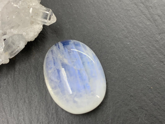 Rainbow Moonstone oval 22x17x8mm cabochon
