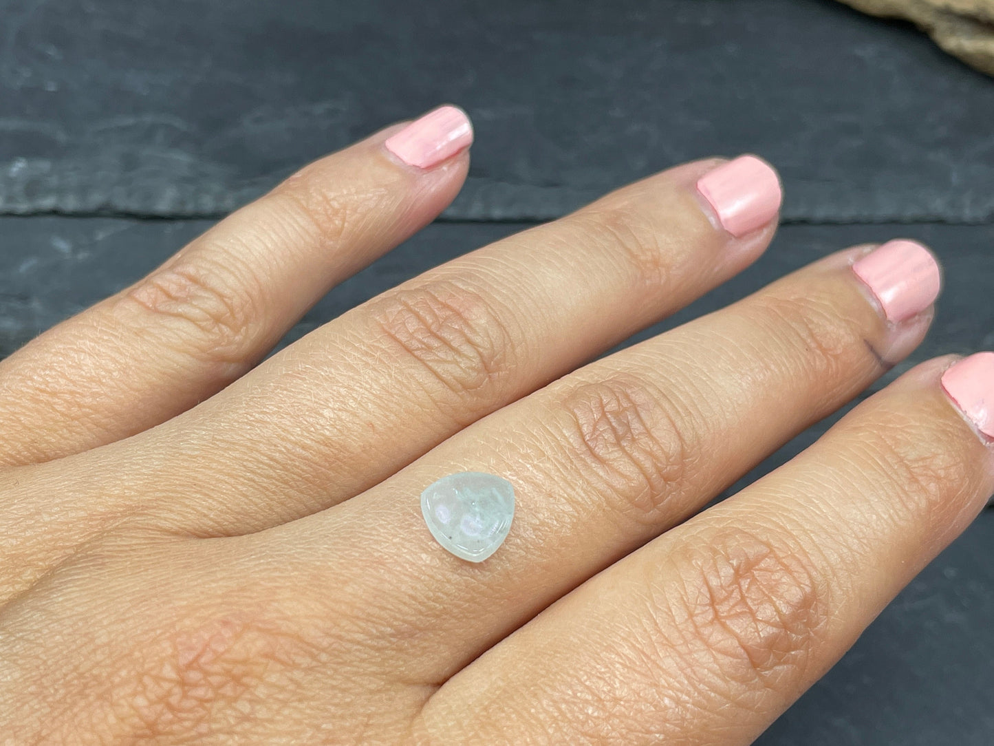 Flat Aquamarine curved triangle 8mm cabochon - Calibrated cabochons