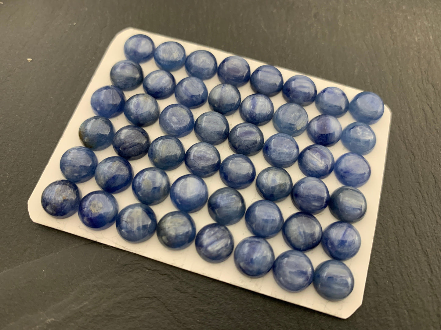 Kyanite round 8mm cabochon - Calibrated cabochons