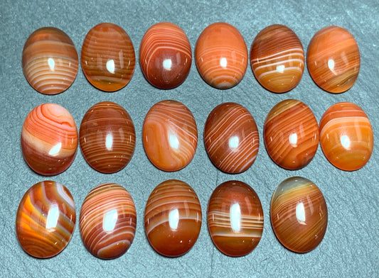 Red Agate with line oval 12x16mm cabochon - Calibrated cabochons