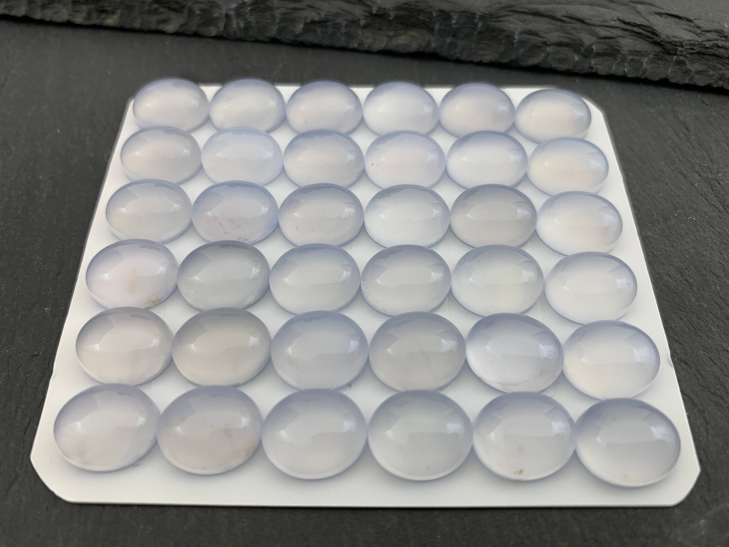 Blue Chalcedony oval 10x12mm cabochon - Calibrated cabochons