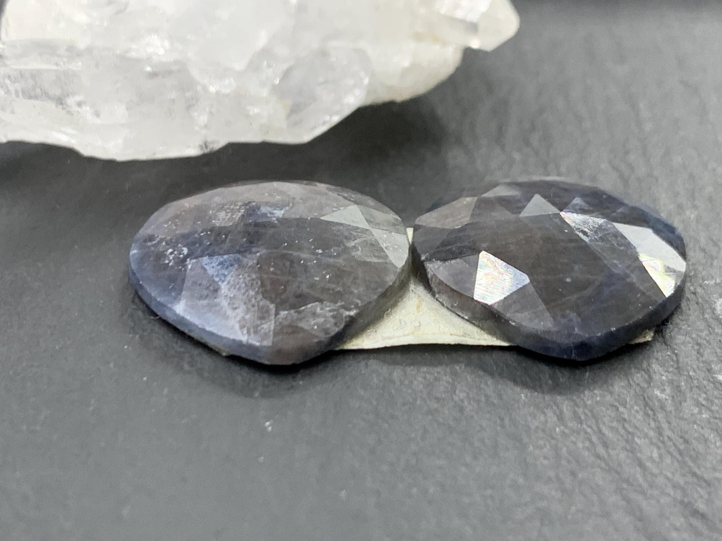 Faceted Star Sapphire pair 17x17mm cabochon - Sapphire pairs