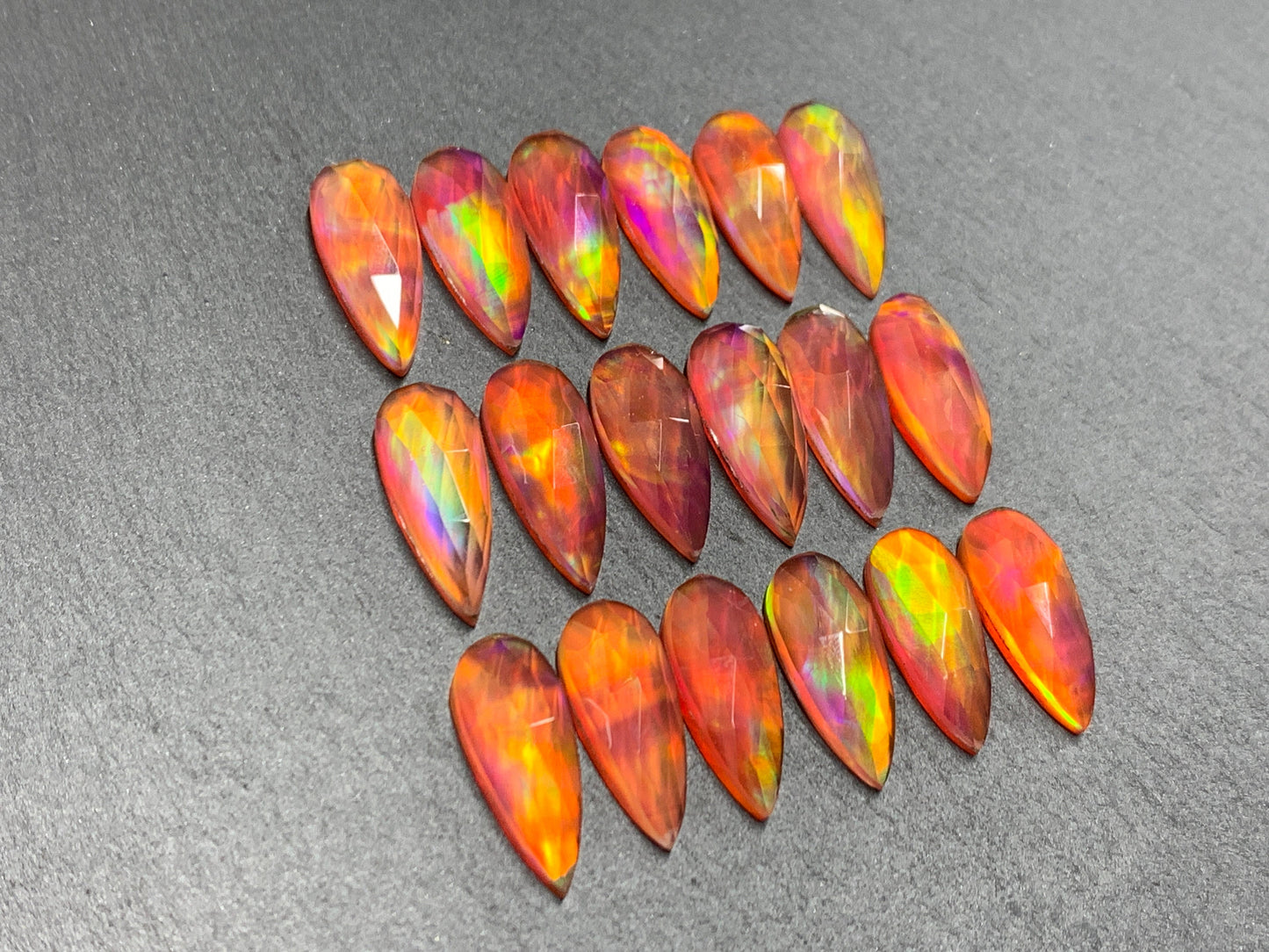 Faceted Aurora Opal pear 8x20mm cabochon - Doublet cabochons