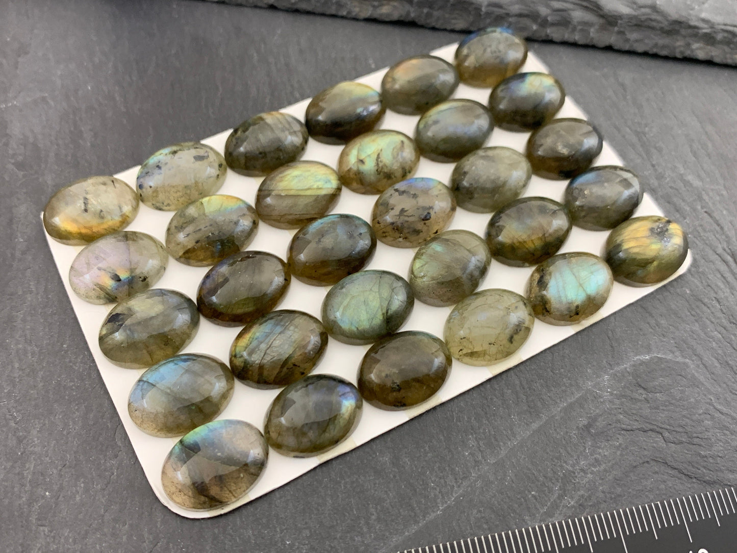Labradorite oval 12x16mm Cabochon - Calibrated Cabochons