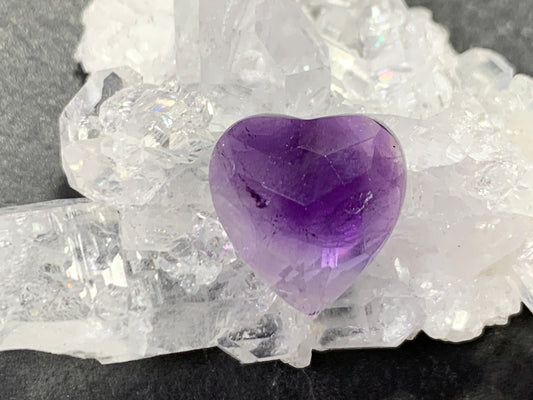 Faceted Amethyst heart 12mm cabochon - Calibrated acbochons