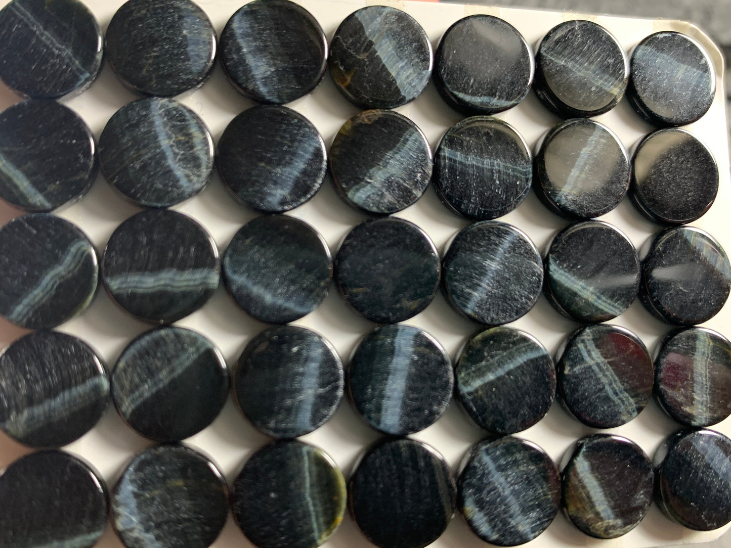 Flat Blue Tiger Eye round 10mm cabochon - Calibrated cabochons