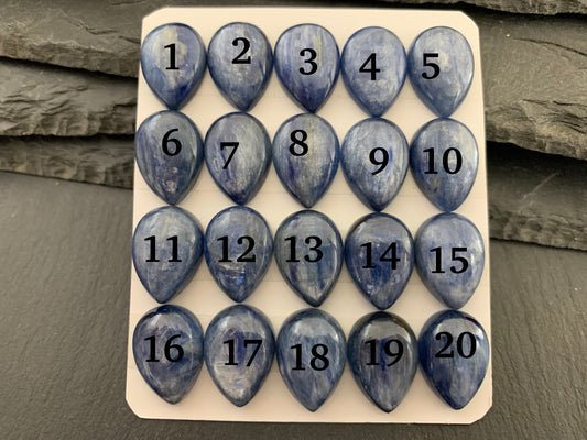 Kyanite pear 13x18mm cabochon - Calibrated cabochons