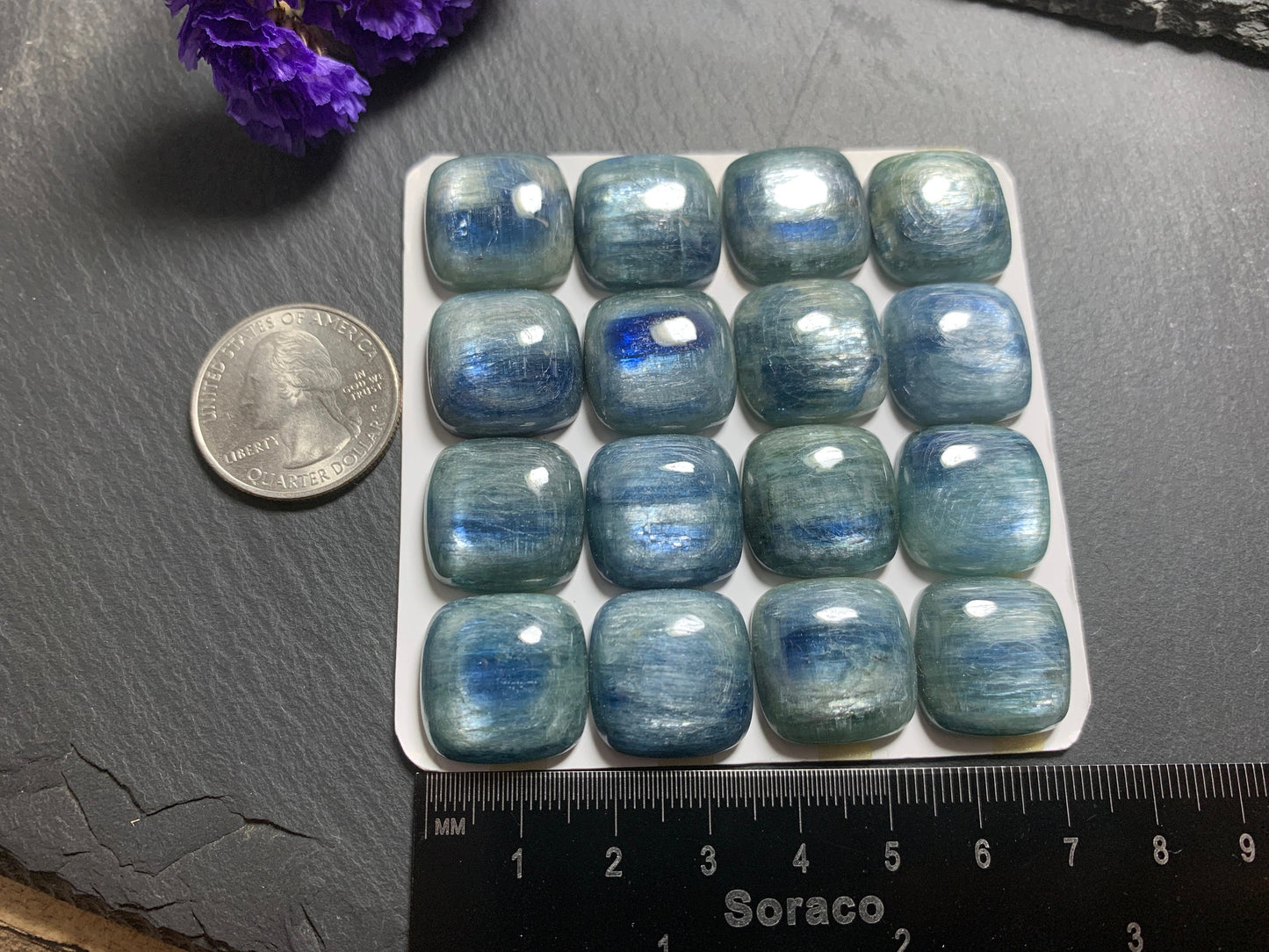 Kyanite Square 18mm cabochon - Calibrated cabochons