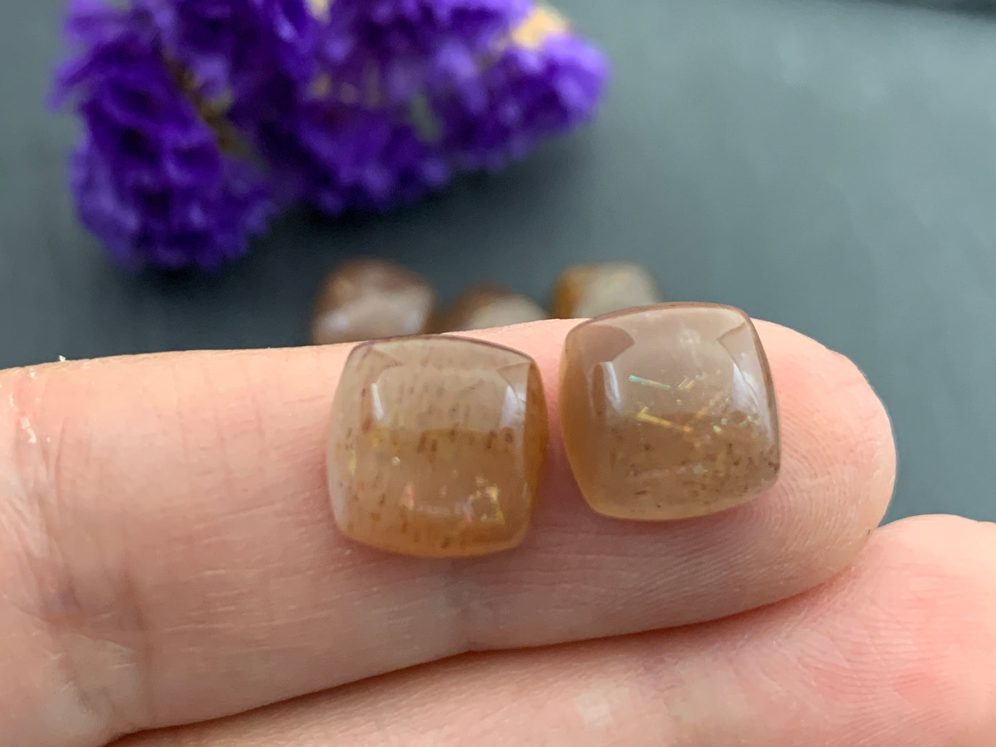 Gold Sunstone square cushion 10mm Cabochon - Calibrated cabochons