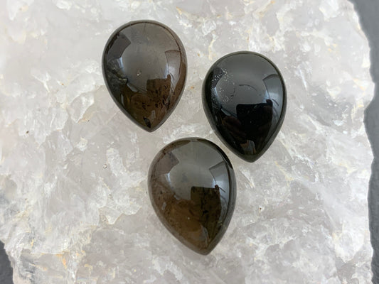 Smokey Green Tourmaline pear 12x16mm cabochon - Calibrated cabochons