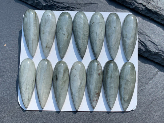Eagle Eye pear 10x30mm cabochon - Calibrated cabochons