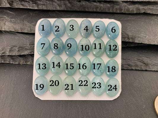 Aquamarine oval 10x14mm cabochon - Calibrated cabochons