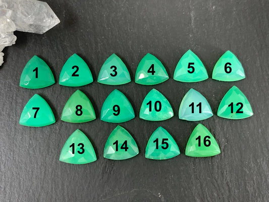 Faceted Chrysoprase trilangle 10mm cabochon