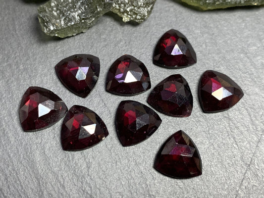 Faceted Rhodolite Garnet Trillion 10mm cabochon