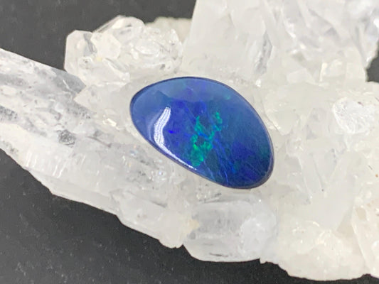 Australian Opal Doublet 7x11x4mm cabochon
