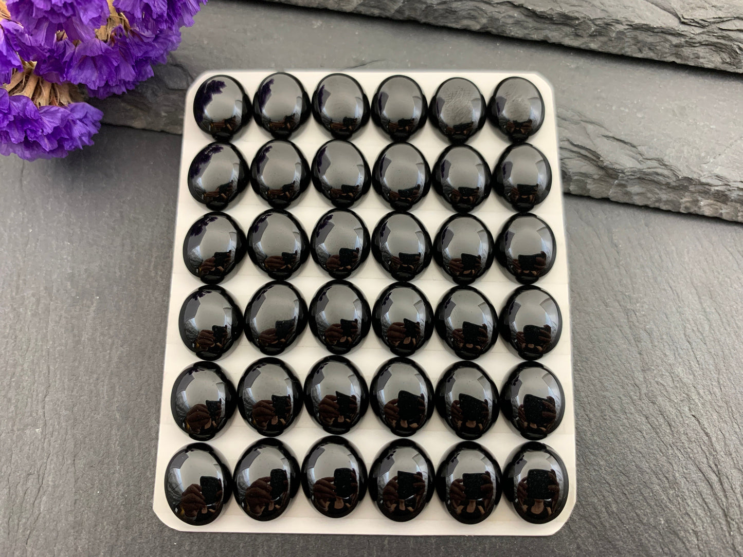 Black Spinel oval 10x12mm cabochon - Calibrated cabochons