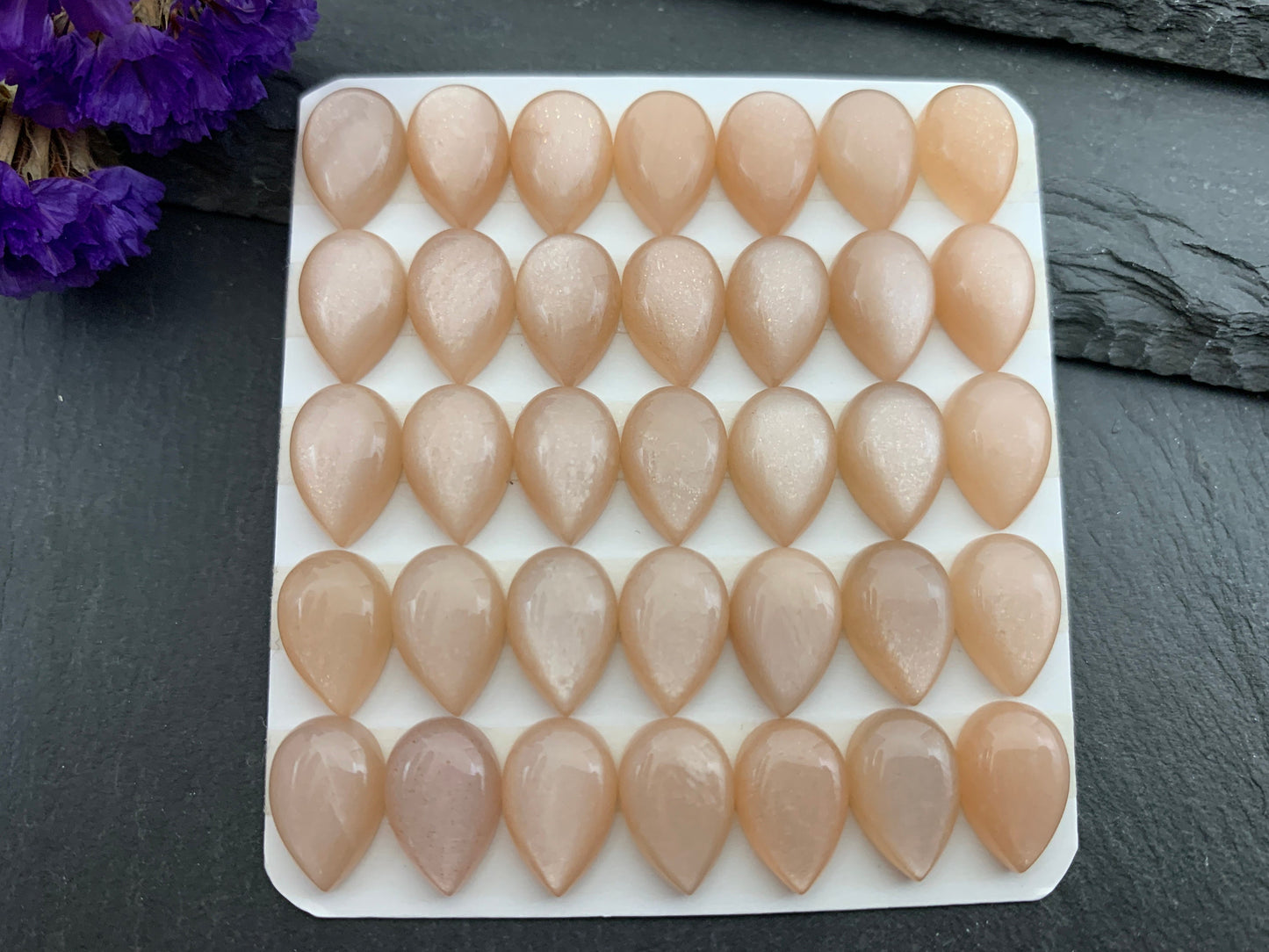 Peach Moonstone pear 8x12mm cabochon - Calibrated cabochons