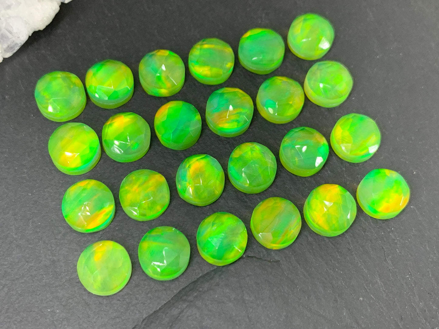 Faceted Aurora Opal round 8mm cabochon - Doublet cabochons