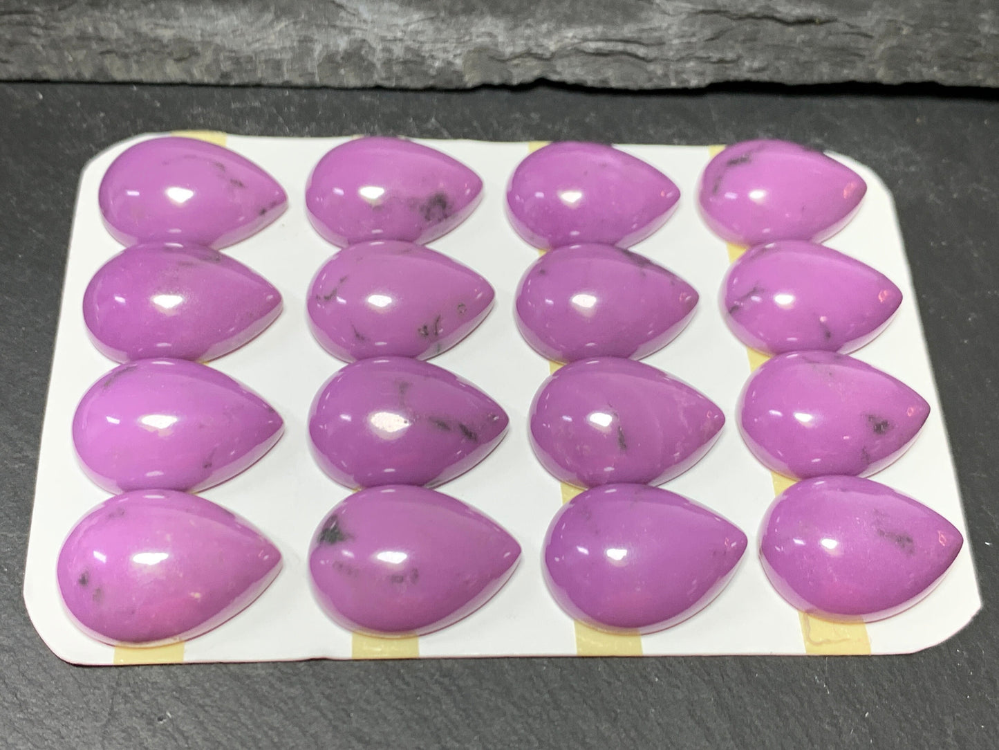 Phosphosiderite pear 15x20mm Cabochon - Calibrated cabochons