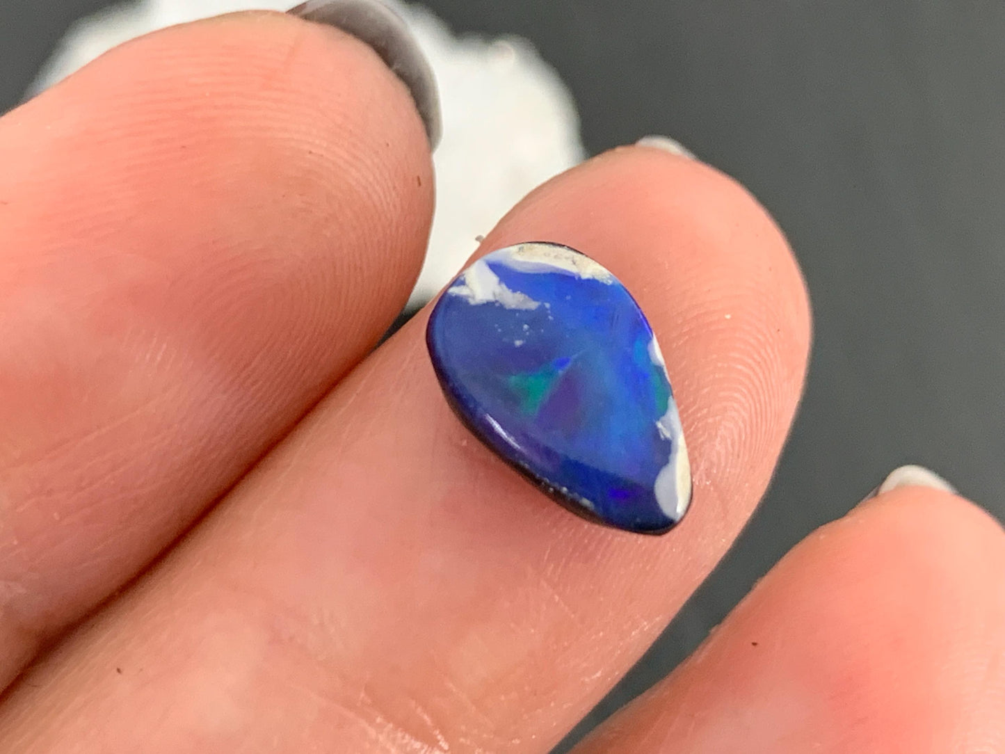 Australian Opal doublet 7x11x3.5mm cabochon