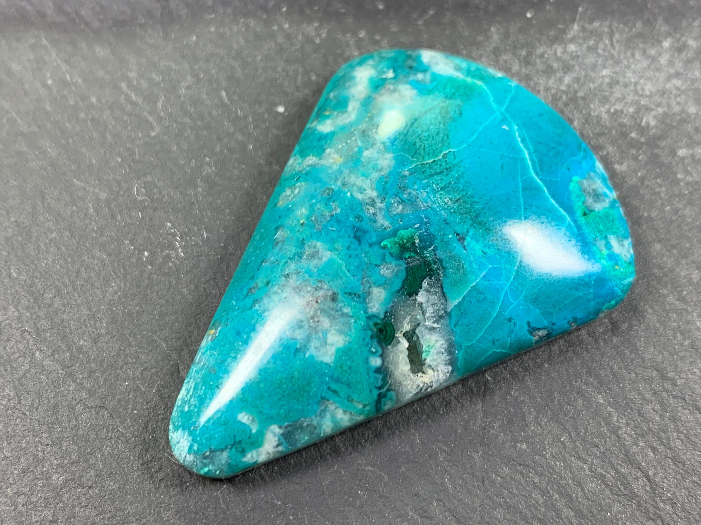 Chrysocolla 43x31x18mm cabochon (Peru)