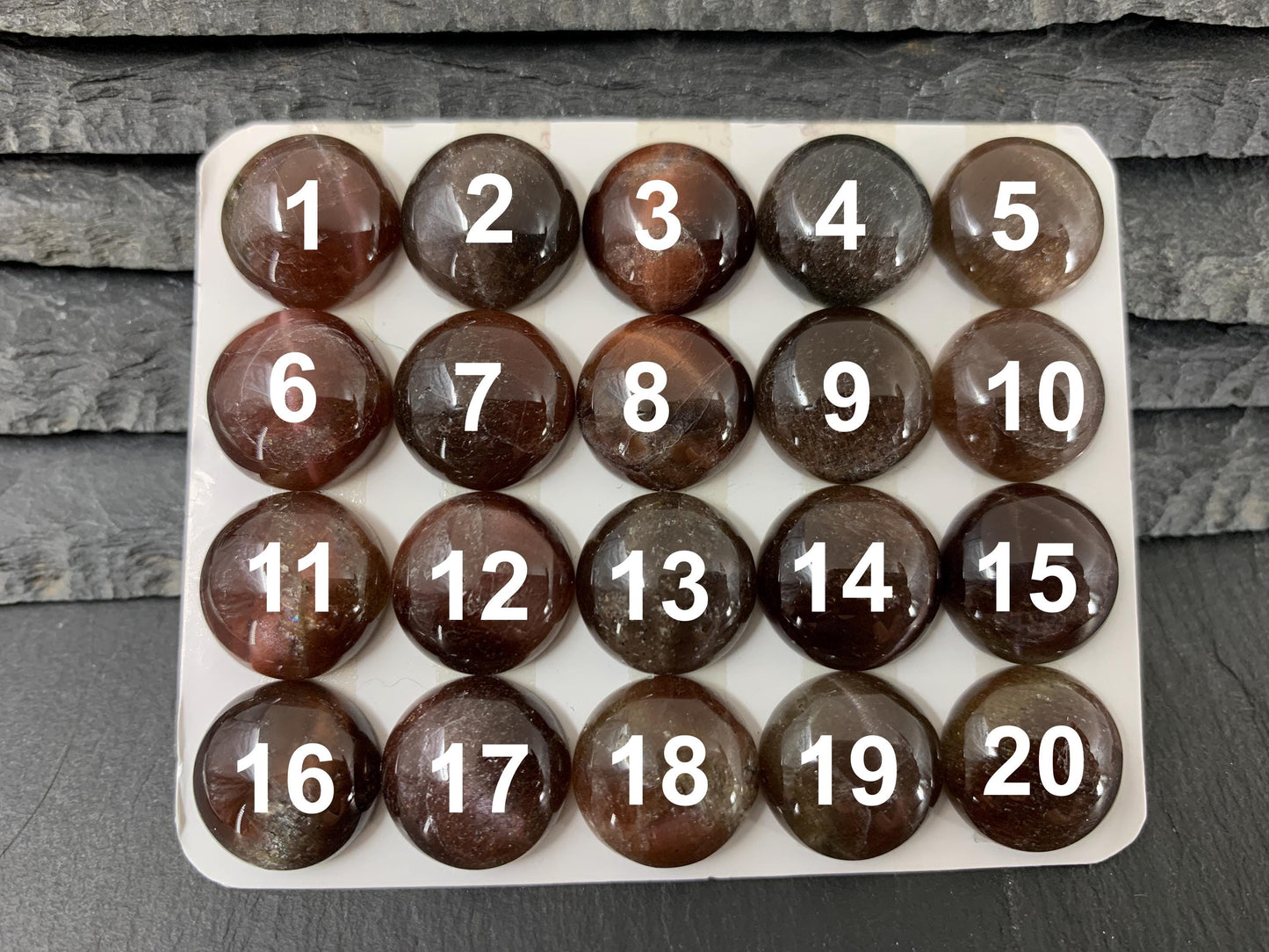Cat's Eye round 15mm cabochon - Calibrated cabochons