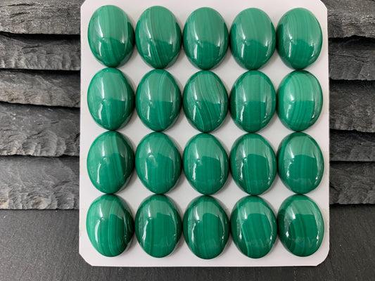 Malachite oval 12x16mm cabochon - Calibrated cabochons