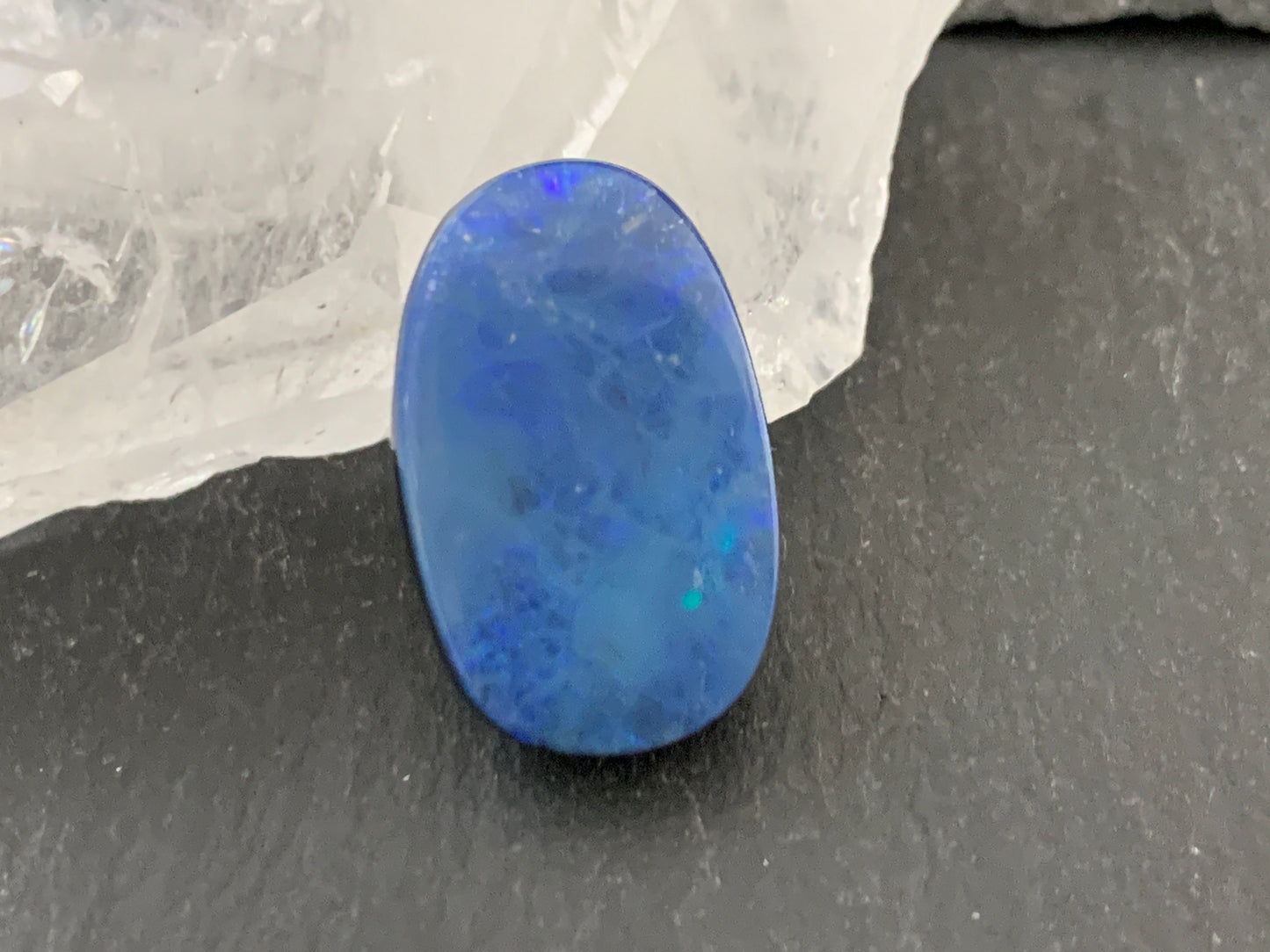Australian Opal doublet 12x19x5mm cabochon - oval