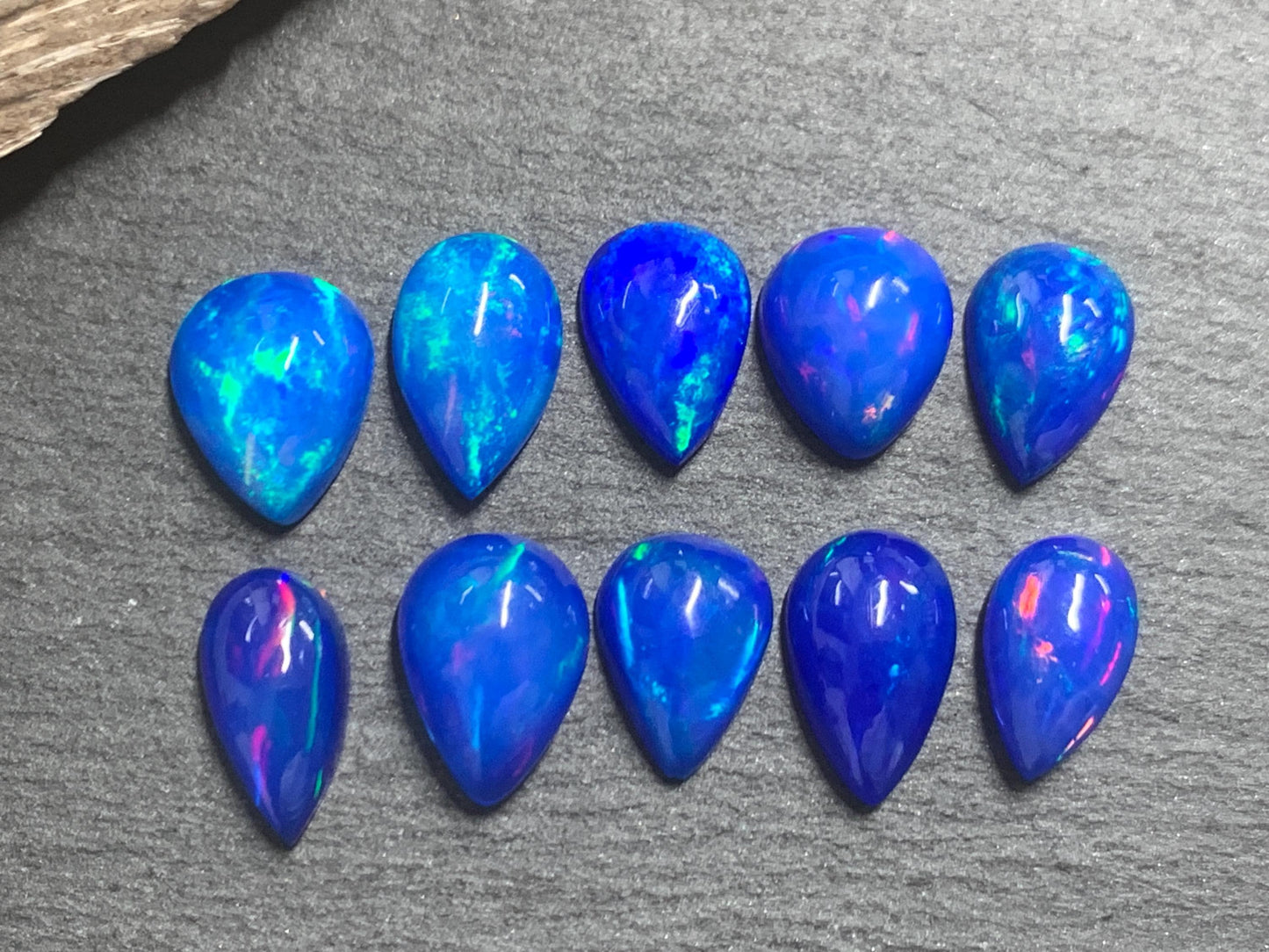 Ethiopian Opal pear 9-11mm long cabochon - Natural Opal smoked to blue color