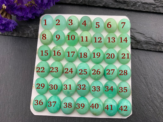 Chrysocolla Quartz oval 8x10mm cabochon - Calibrated cabochons