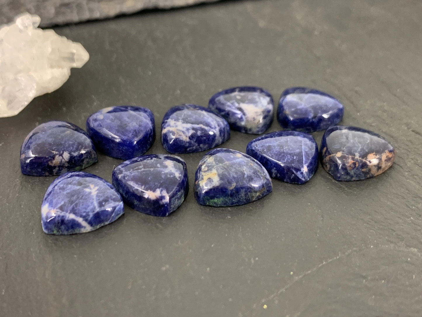Sodalite trillion 12mm cabochon