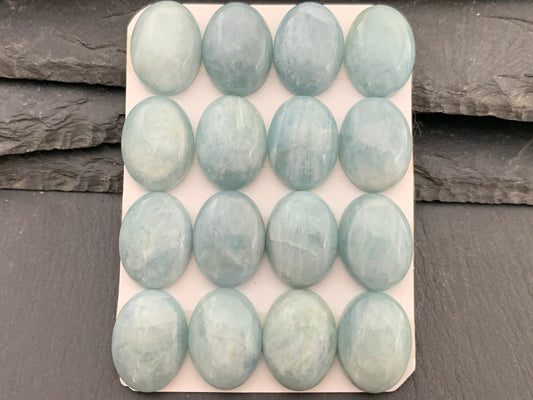 Aquamarine oval 15x20mm cabochon - Calibrated cabochons
