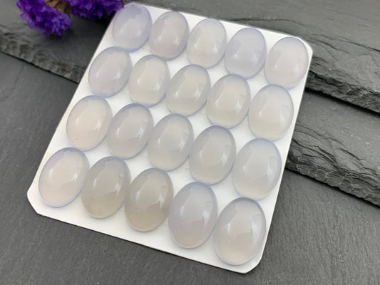 Blue Chalcedony oval 13x18mm cabochon - Calibrated cabochons