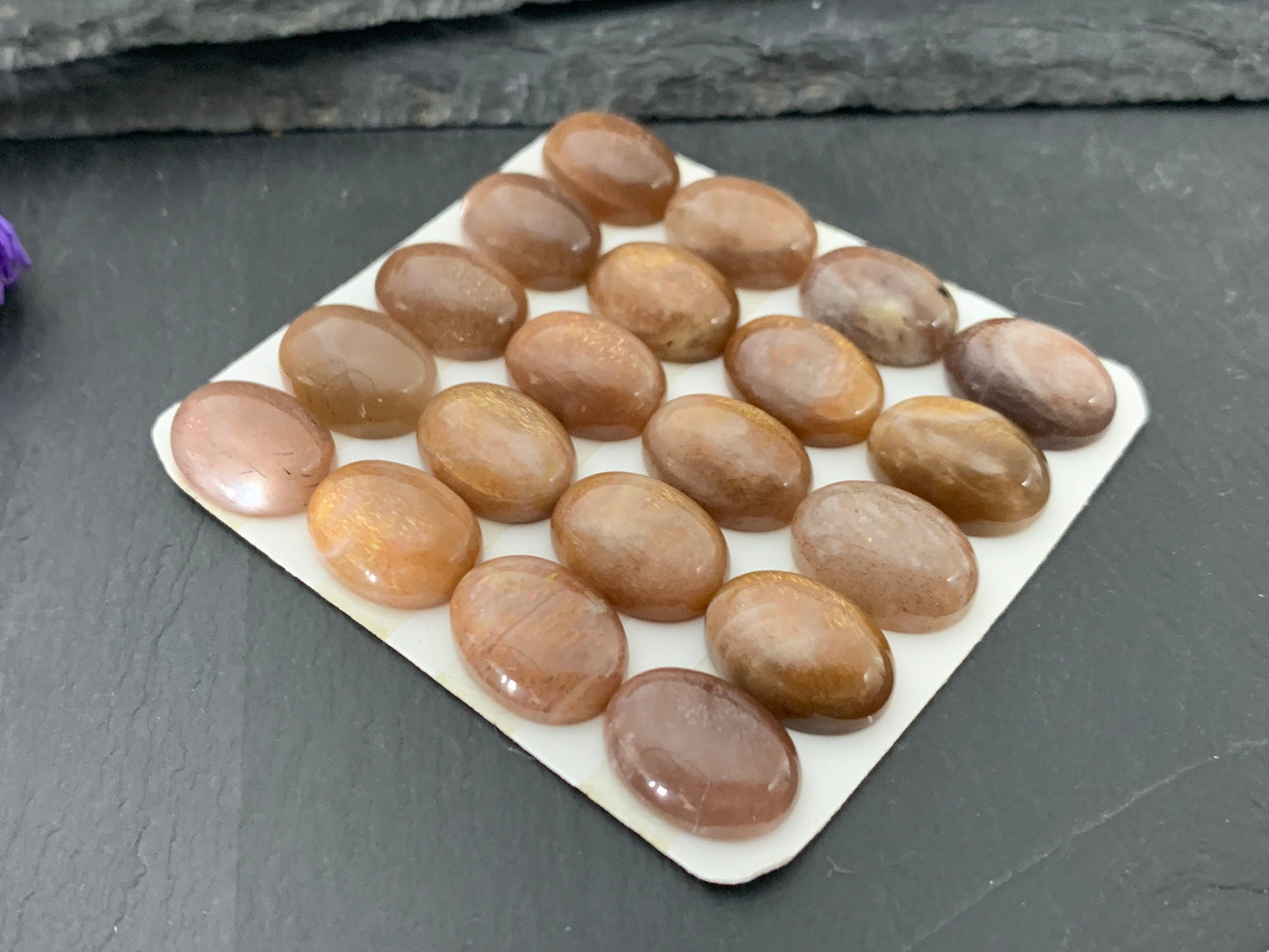 Gold Sunstone oval 12x16mm cabochon - Calibrated cabochons