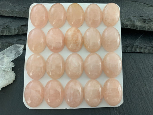 Morganite oval 13x18mm cabochon - Calibrated cabochons