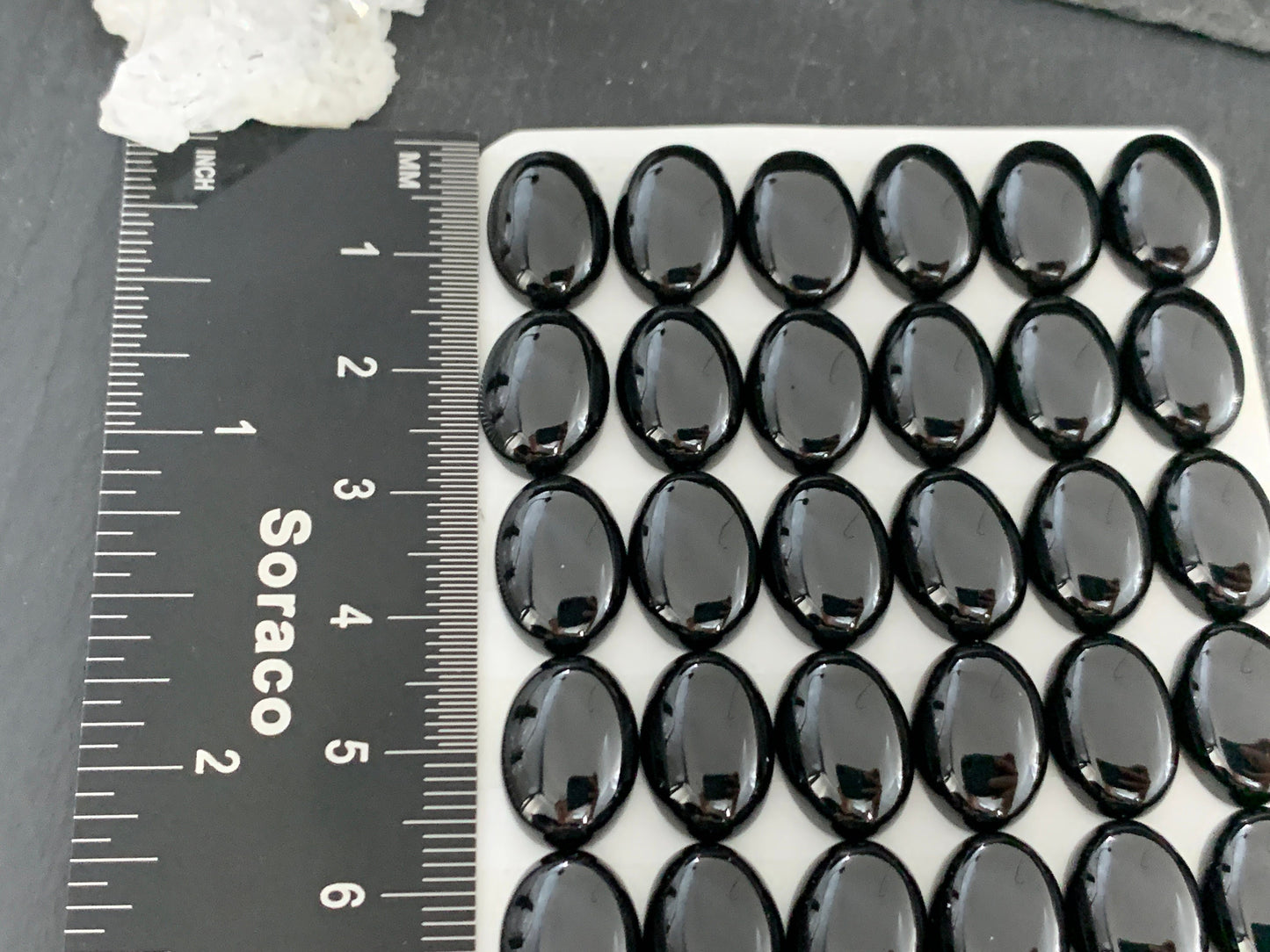 Black Spinel oval 10x14mm cabochon - Calibrated cabochons