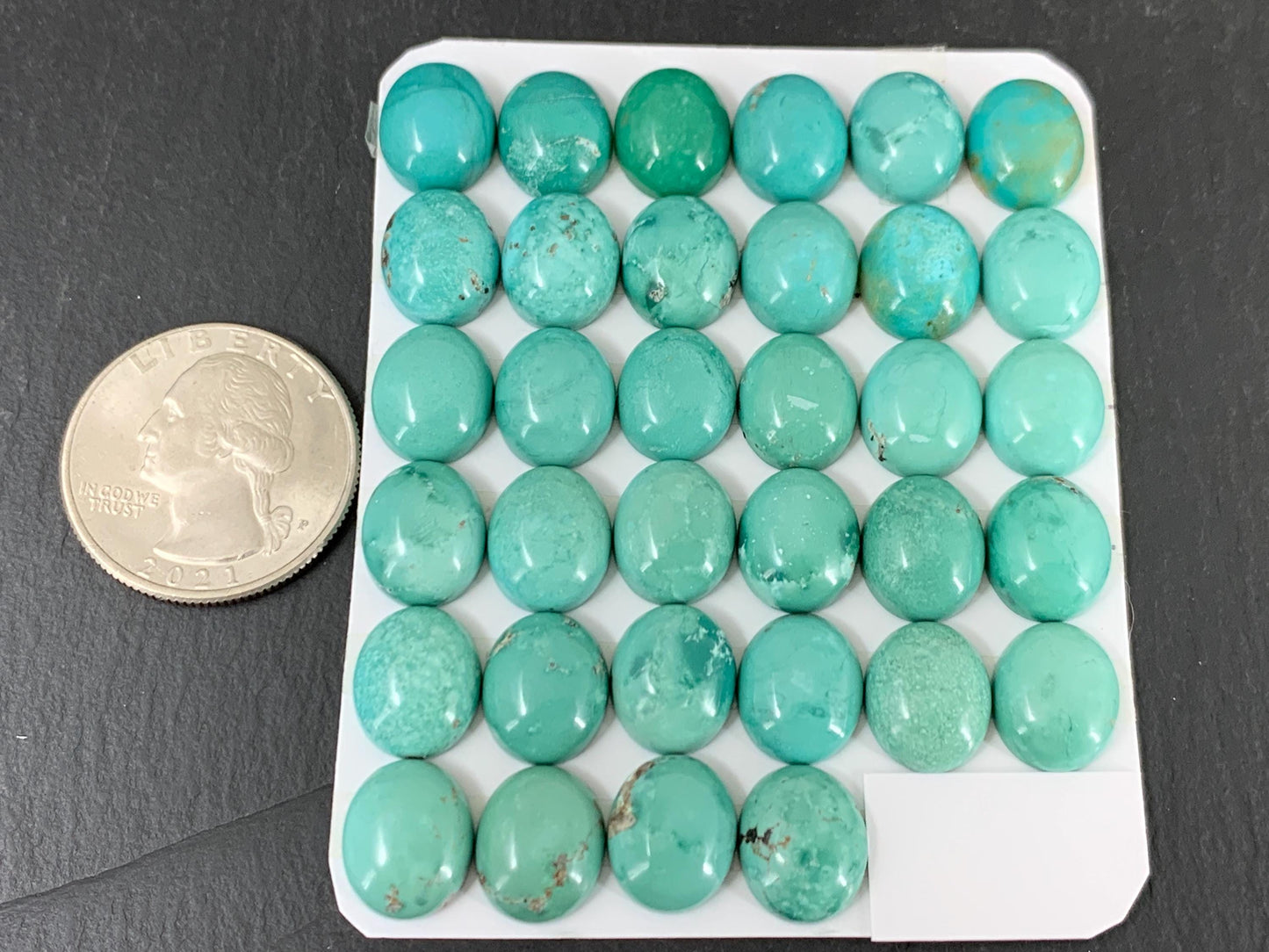 Turquoise oval 10x12mm cabochon - Calibrated cabochons