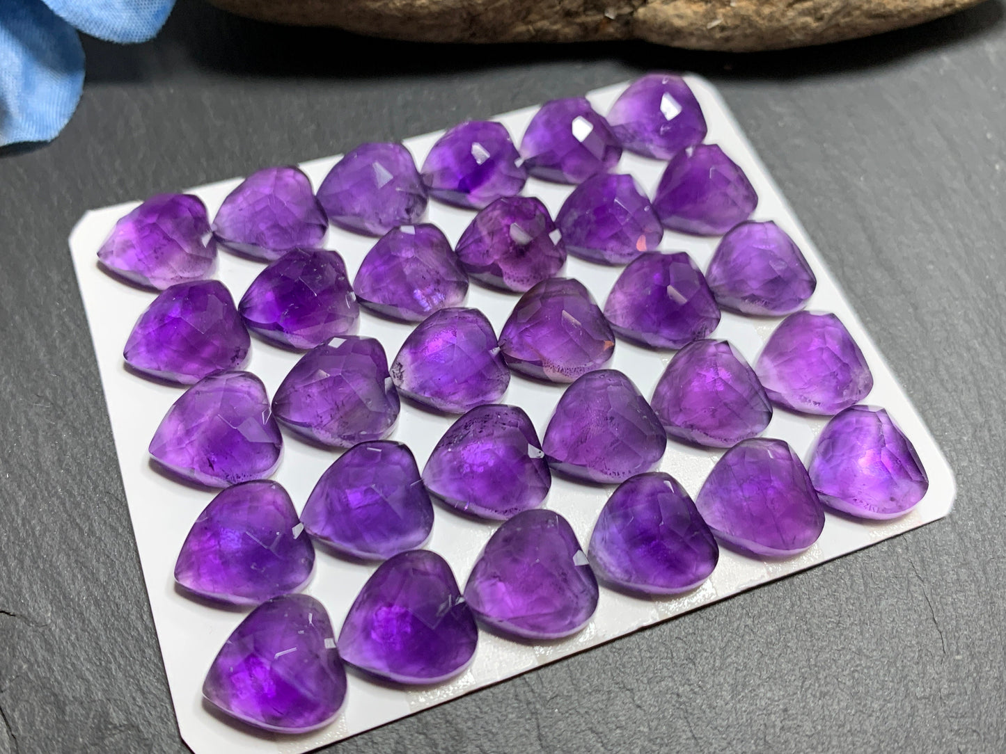 Faceted Amethyst heart 12mm cabochon - Calibrated cabochons