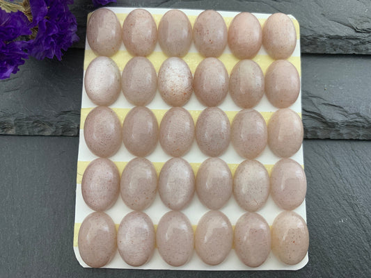 Pink Moonstone oval 10x14mm cabochon - Calibrated cabochons