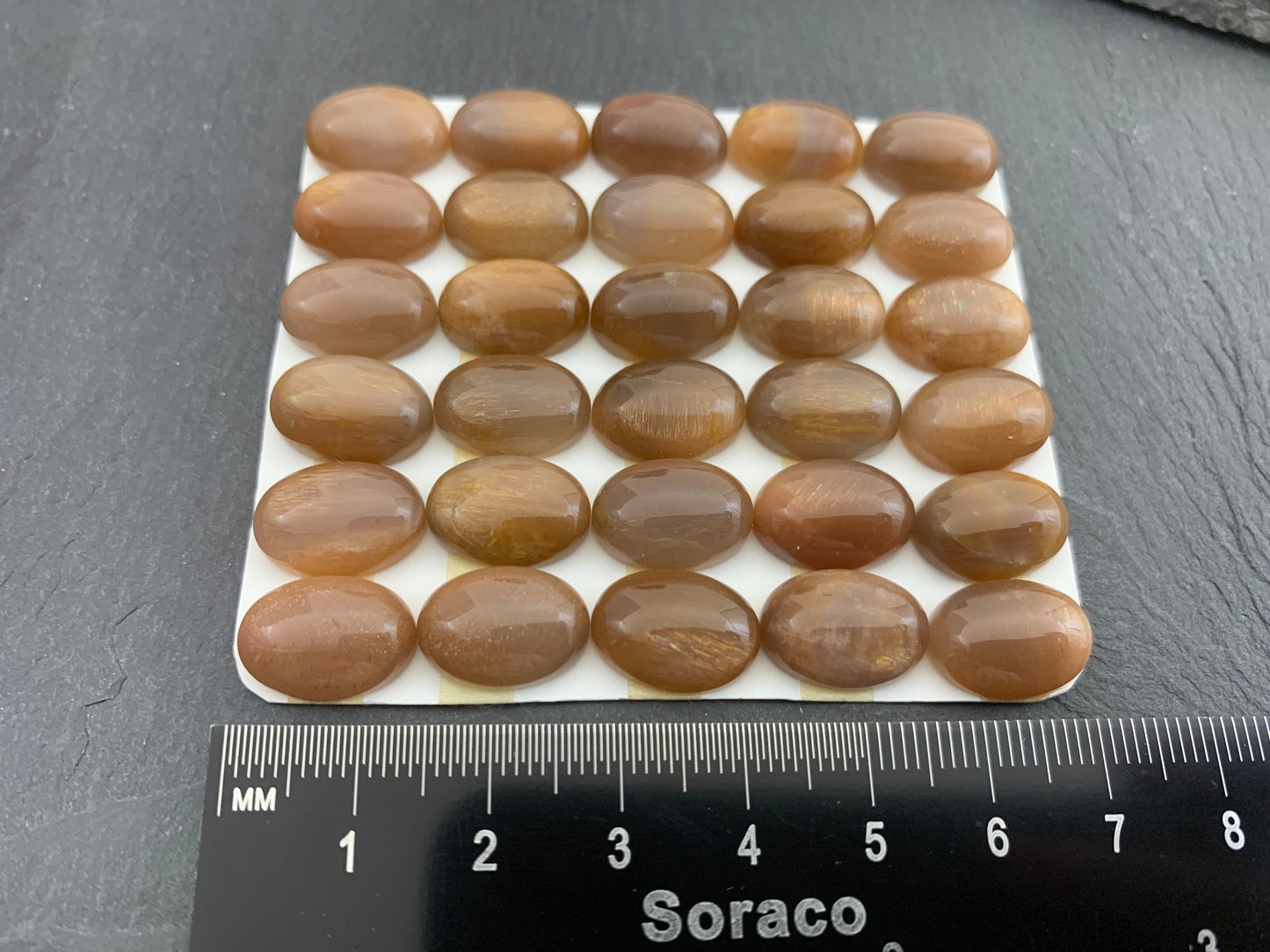 Gold Sunstone oval 10x14mm cabochon - Calibrated cabochons