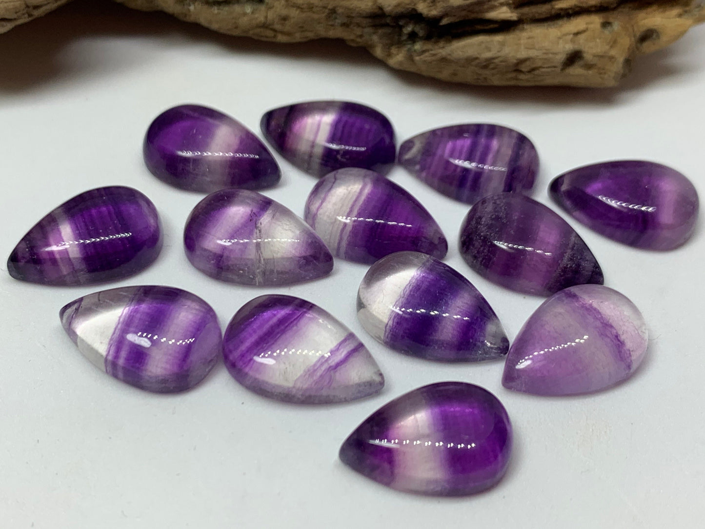 Purple Fluorite pear 10x15mm Cabochon - Calibrated cabochons