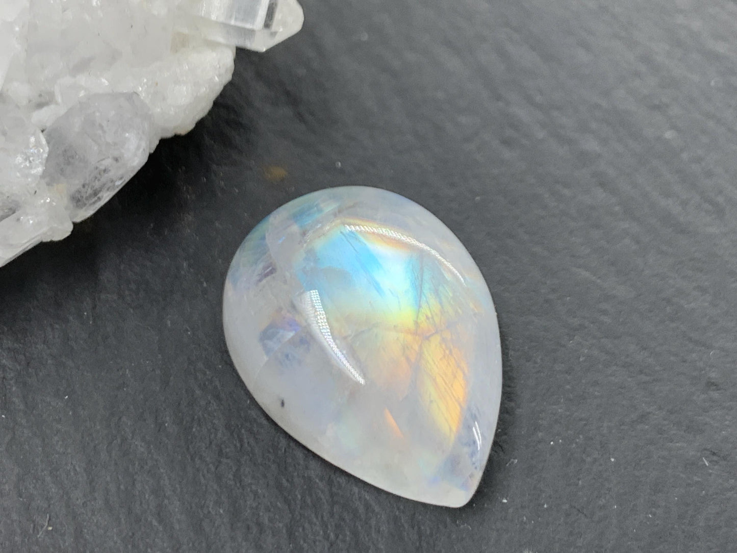 Rainbow Moonstone pear 19x14x7mm cabochon