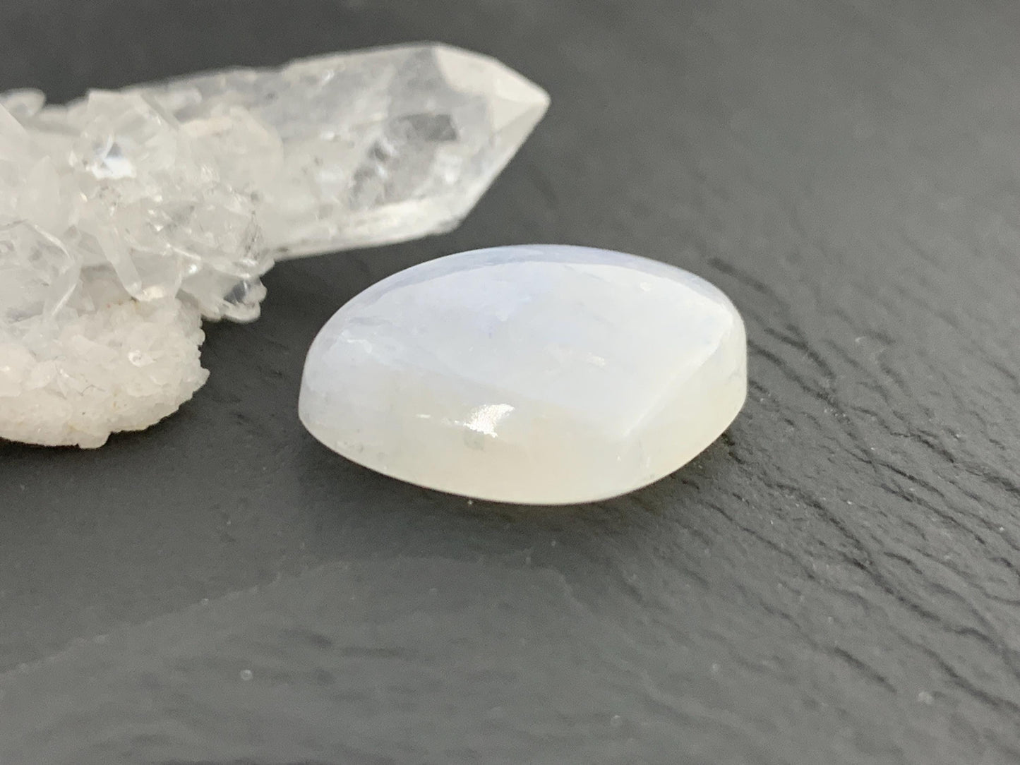 Rainbow Moonstone pear 16x19x7mm cabochon